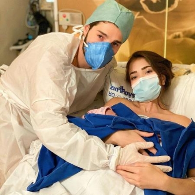 Nasce Raika, filha de Alok e Romana, em parto prematuro devido à covid-19