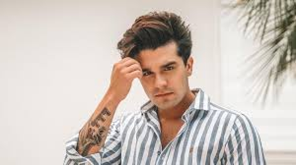 Luan Santana aparece mais magro e choca web: "Edward Cullen"