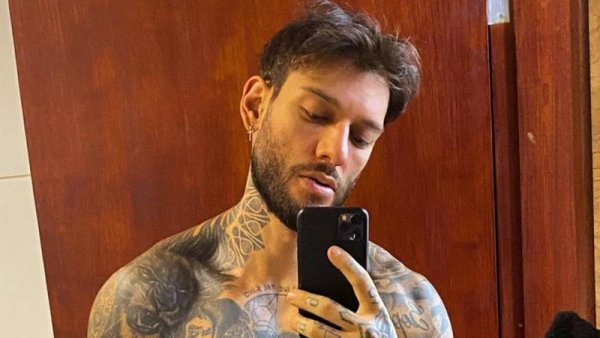 Lucas Lucco mostra evolução chocante do corpo em antes e depois da academia: "Comecei com 13 anos"