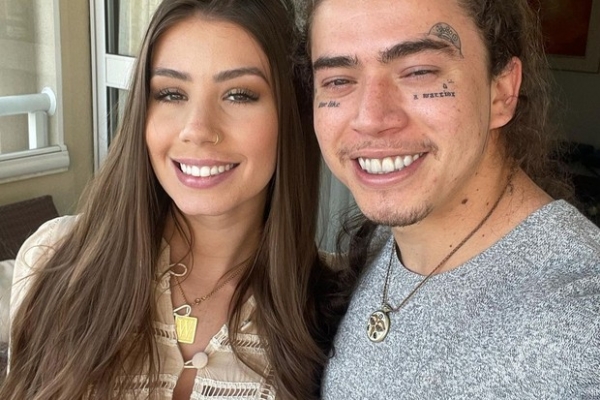 Whindersson Nunes ganha presente de noiva por aniversário: '9 meses de uma vida toda!'