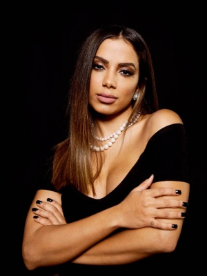 Anitta exige comprovante de vacinação de famosos em festa: 'Não entra negacionista'