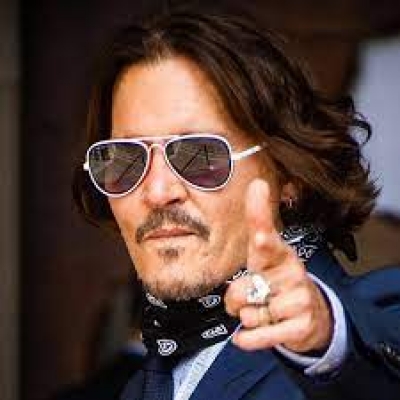 Johnny Depp cria conta no TikTok e conquista milhões de seguidores.