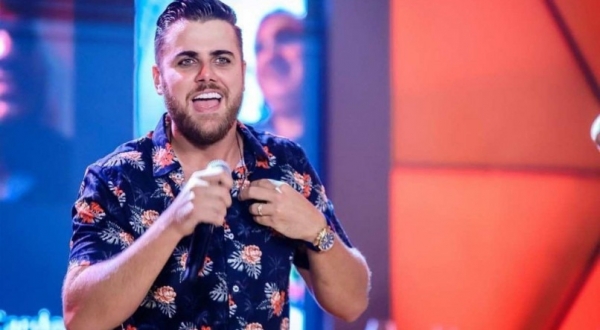 ZÉ NETO aparece pela primeira vez após fratura nas costelas: 'se cuidando'