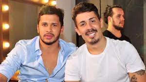 Recaída? Carlinhos Maia prestigia Farofa da Gkay com Lucas Guimarães. Saiba se influenciadores voltaram!