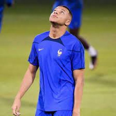 Mbappé: nova namorada do jogador é revelada após romance com Ines Rau. Detalhes!