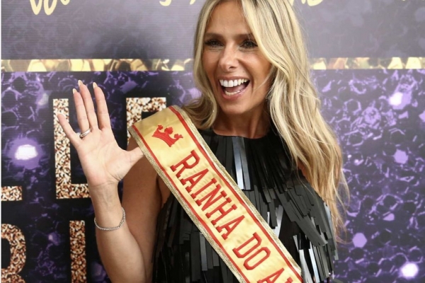 Rainha de Camarote e destaque da Portela, Adriane Galisteu detalha volta ao Carnaval após 6 anos: 'Faz falta'