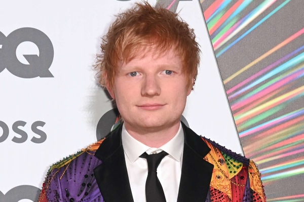 Ed Sheeran esclarece boatos sobre ter se recusado a cantar na coroação de Charles
