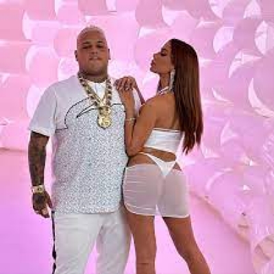 Anitta lança videoclipe com Mc Ryan