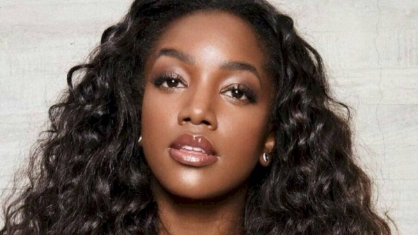 IZA cai no choro no meio de show de Beyoncé: ‘Arrebatada e renascida’