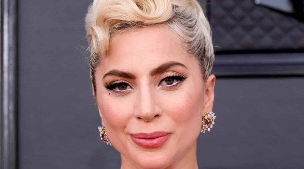 Lady Gaga quebra hiato da música e se une aos lançamentos de sexta-feira!