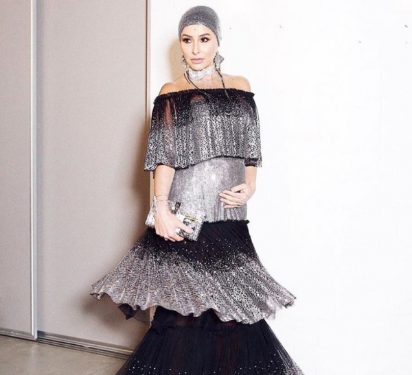 Sabrina Sato usa look “inusitado” em evento e é detonada