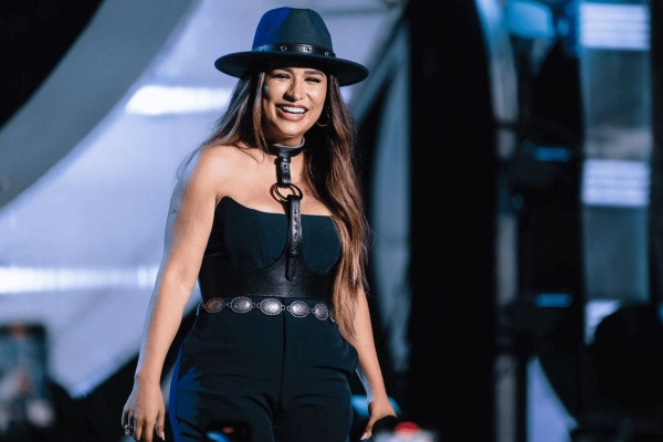 Simone Mendes bate recorde de público de Barbacena, Minas Gerais