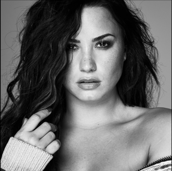 Demi Lovato deixa hospital e começa reabilitação, diz revista