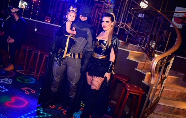 SERTANEJO CRISTIANO CELEBRA 30 ANOS COM FESTA A FANTASIA