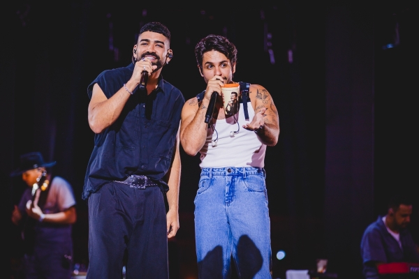 Hugo e Guilherme fazem show 360° histórico e épico