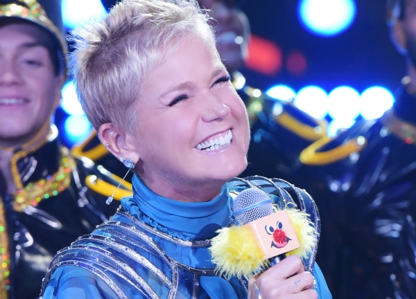 Fã de Xuxa Meneghel morre ao encontrá-la e ela lamenta: “Desculpe. Vou te guardar em minha alma”