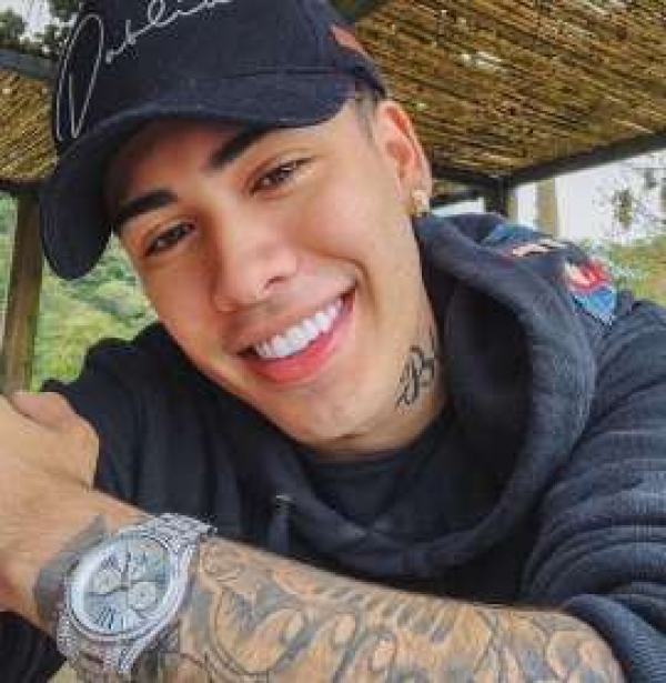 Kevinho recebe chuva de críticas por nova tatuagem inusitada