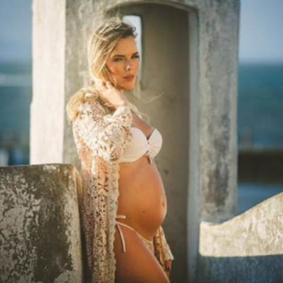 Thaeme mostra barriga aos 6 meses de gravidez e conta quanto engordou