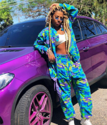 Ludmilla é parada em blitz da Lei Seca e tem carro apreendido