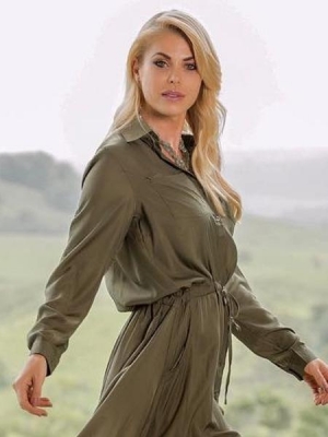 Corpo de Caroline Bittencourt é velado em Embu das Artes