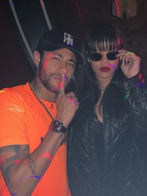 Juntos e Shallow Now? Neymar encontra Rihanna e se declara: "Rainha"