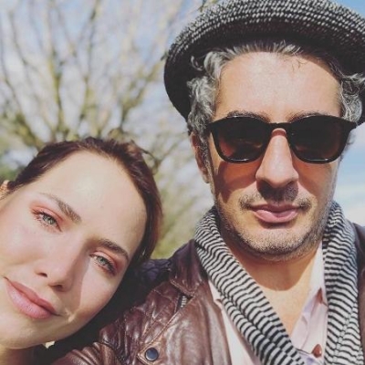 Grávida, Letícia Colin exibe barriguinha pela 1ª vez e encanta famosas