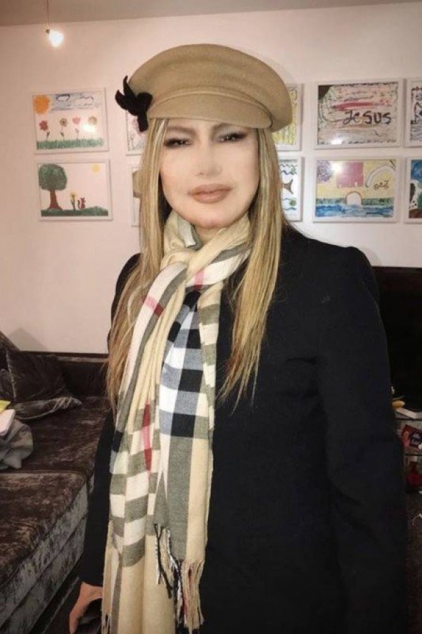 CANTORA ROSANAH SE MUDA PARA A EUROPA: 'A MÚSICA BRASILEIRA ESTÁ MUITO MALCUIDADA'