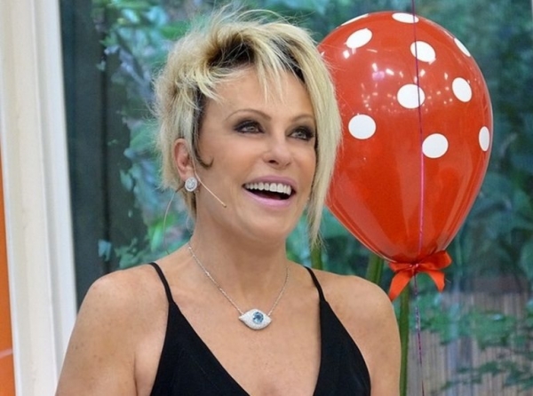Ana Maria Braga confunde nome de cantor e vira piada na web