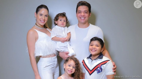 Filha de Safadão e Thyane Dantas rouba a cena em foto com a família: 'Estilosa'