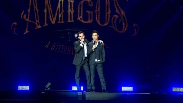 Pai de Zezé Di Camargo e Luciano apresenta melhora e deixa UTI.