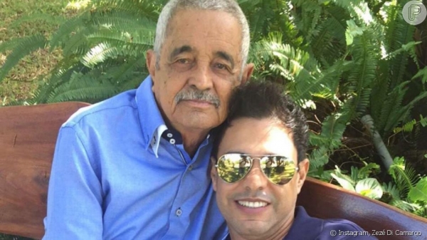 Zezé Di Camargo mostra foto com pai após alta de hospital: 'Pense na felicidade'