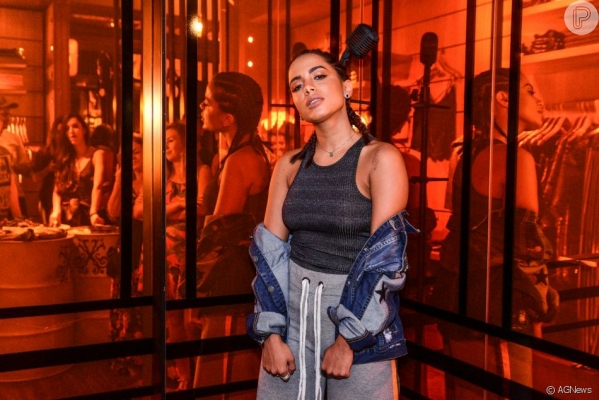 Anitta destaca desafios de mulher moderna em carreira: 'Quebrar barreiras'