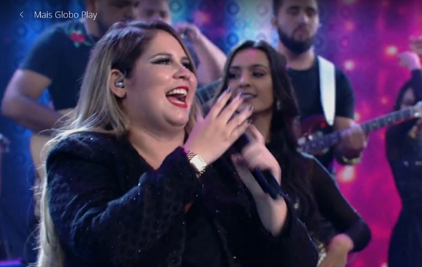 FAUSTÃO CHAMA MARÍLIA MENDONÇA DE GORDINHA E CANTORA REBATE