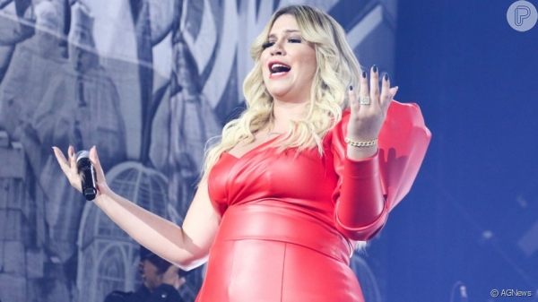 Marília Mendonça faz doação de cestas básicas em combate ao coronavírus