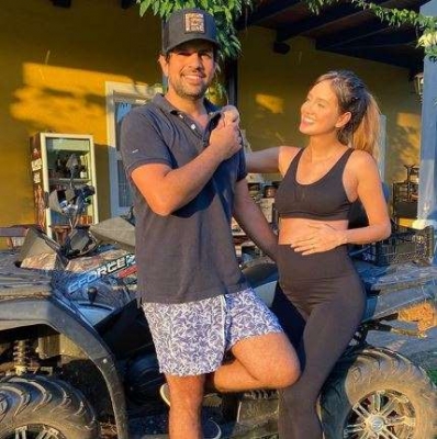 Sorocaba encanta os fãs ao mostrar música para o filho