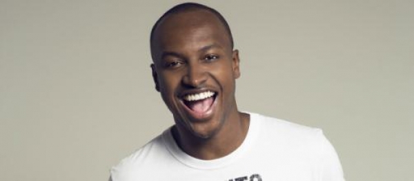 Thiaguinho fará live com músicas do seu novo álbum 'Vibe' Fãs pediram que pagodeiro cante sucessos de sua carreira, como 'Caraca Muleke' e 'Ousadia e Alegria'