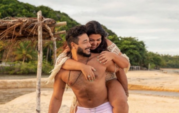 Fabiana Karla parabeniza noivo e se declara. Diogo Mello completou mais um ano de vida nesta segunda-feira (1)