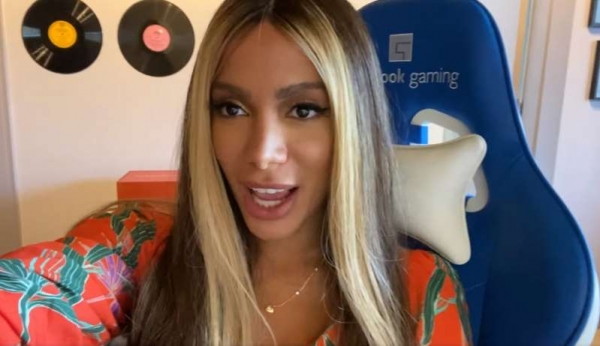 Anitta vira gamer: cantora começa a fazer lives de jogos